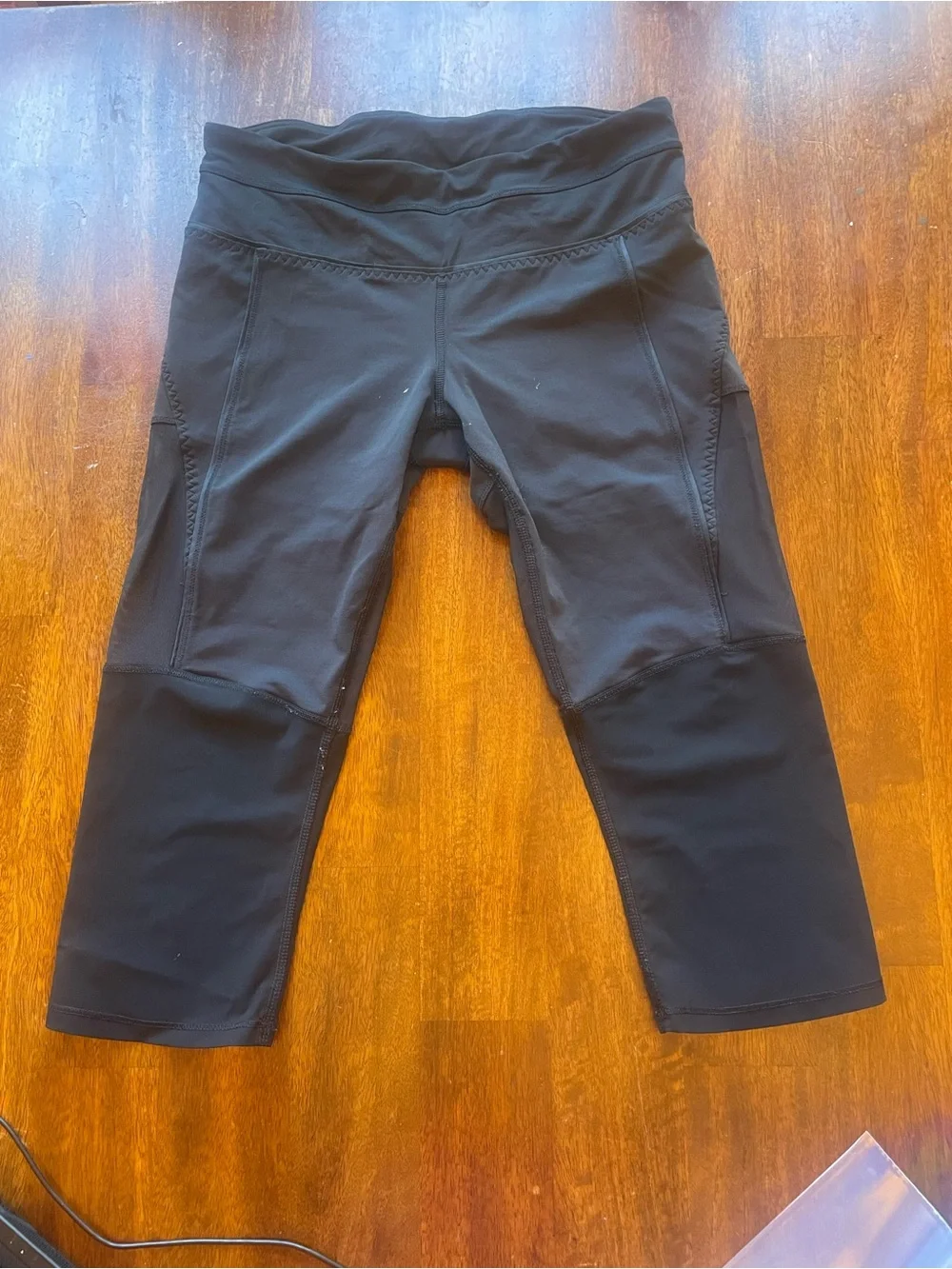 Lululemon Pace Rival Crop Leggings Black Size 6 Mesh Pockets *Paint Stains